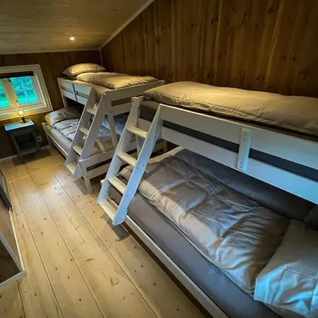 Stall-loftet, Aastroen Gard, Vingelen