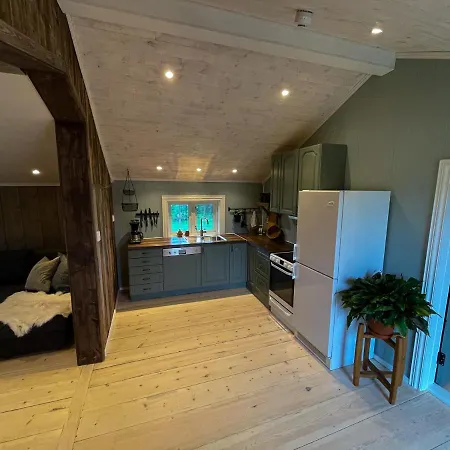 Stall-loftet, Aastroen Gard, *