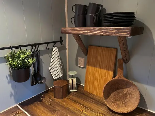 Stall-loftet, Aastroen Gard, *